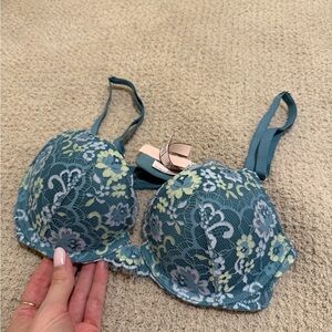 Victoria's Secret Teal Lace Floral Push-Up Bra